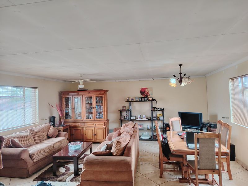 House For Sale In Nigel - Photo 9