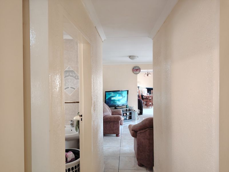 House For Sale In Nigel - Photo 1