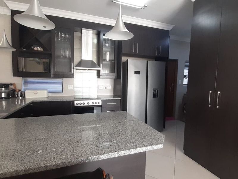 Townhouse For Sale In Centurion - Photo 9