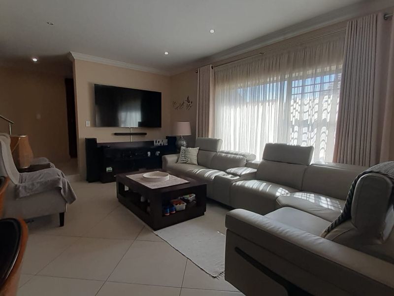 Townhouse For Sale In Centurion - Photo 4