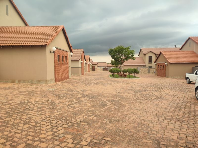 Townhouse For Sale In Centurion - Photo 3