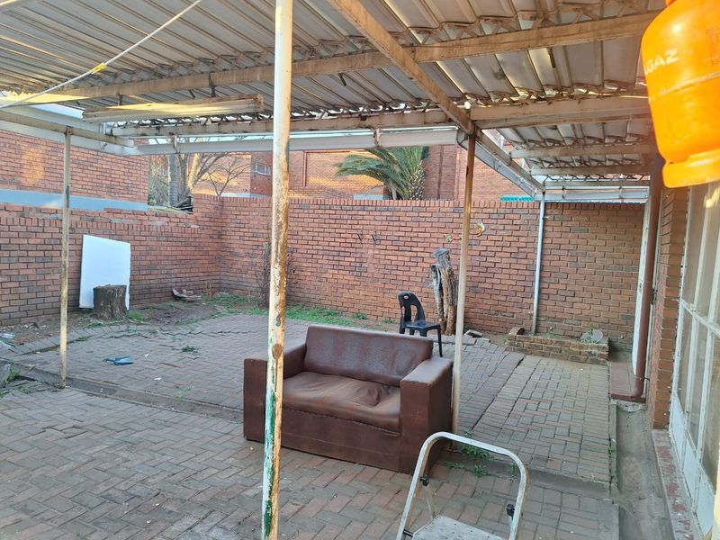 Townhouse For Sale In Germiston - Photo 10