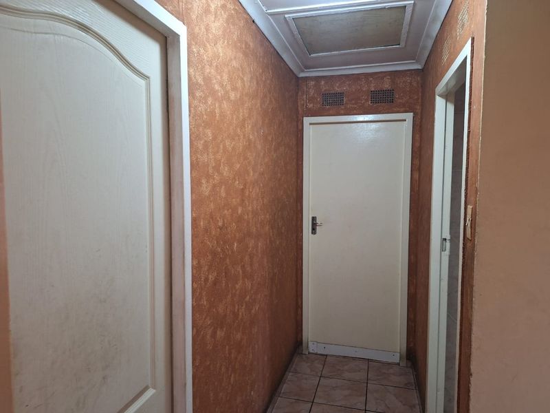 Townhouse For Sale In Germiston - Photo 6