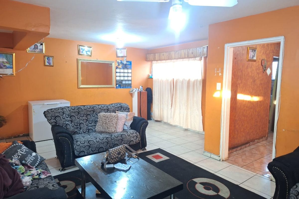 Townhouse For Sale In Germiston - Photo 4