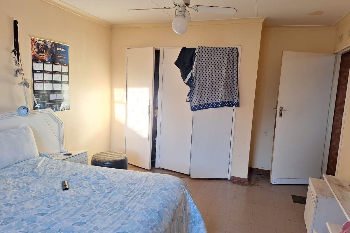 Townhouse For Sale In Germiston - Photo 5