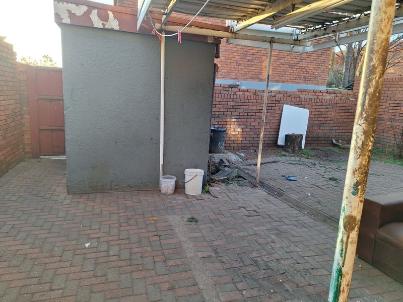 Townhouse For Sale In Germiston - Photo 9