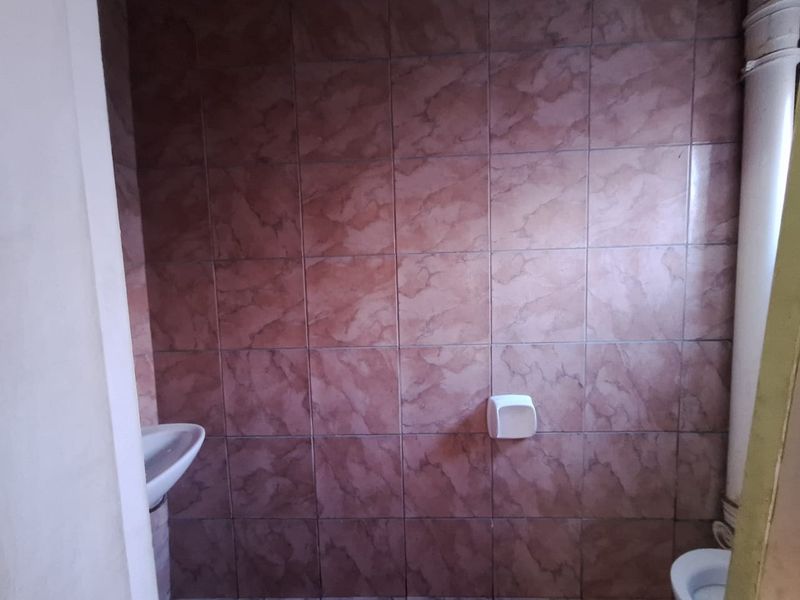 Townhouse For Sale In Germiston - Photo 7