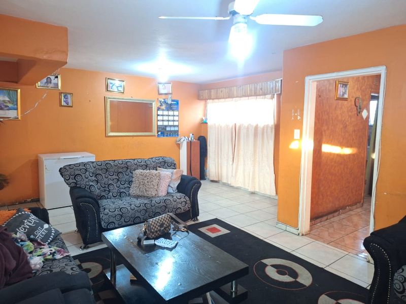 Townhouse For Sale In Germiston - Photo 4