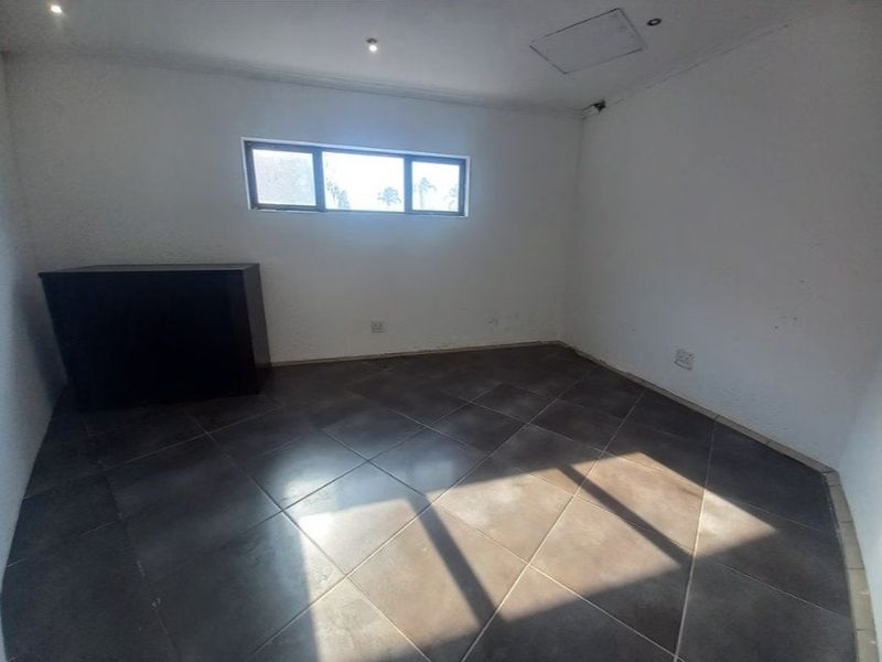 Commercial Rental Monthly In Edenvale - Photo 4