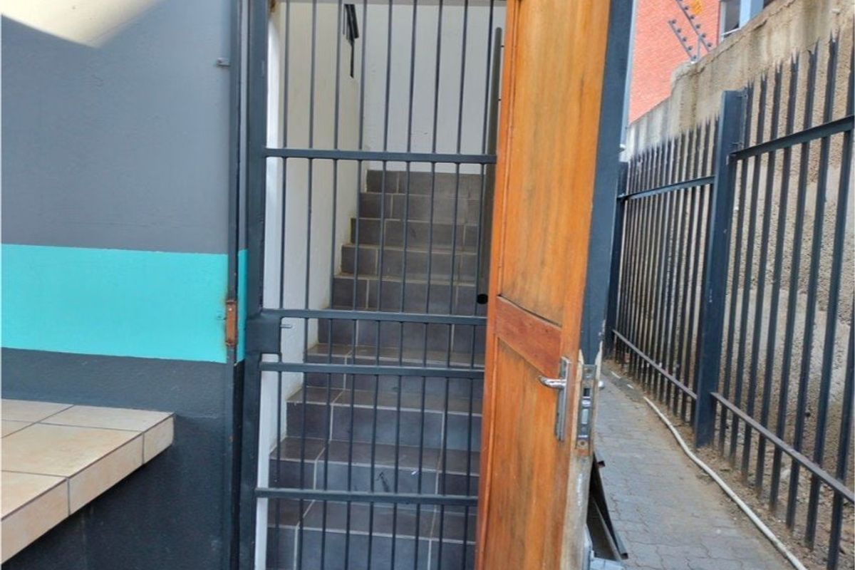 Commercial Rental Monthly In Edenvale - Photo 2