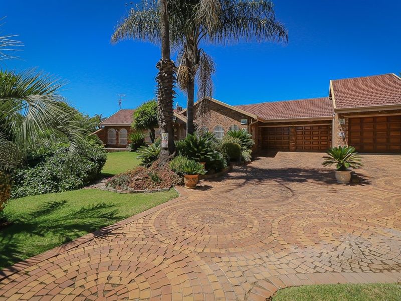 House For Sale In Nigel - Photo 3