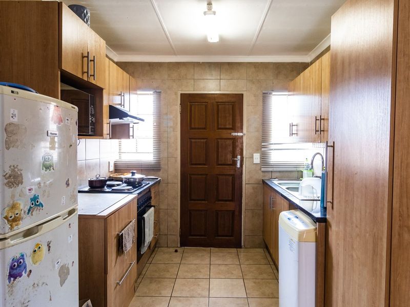 Cluster Pending Sale In Centurion - Photo 2