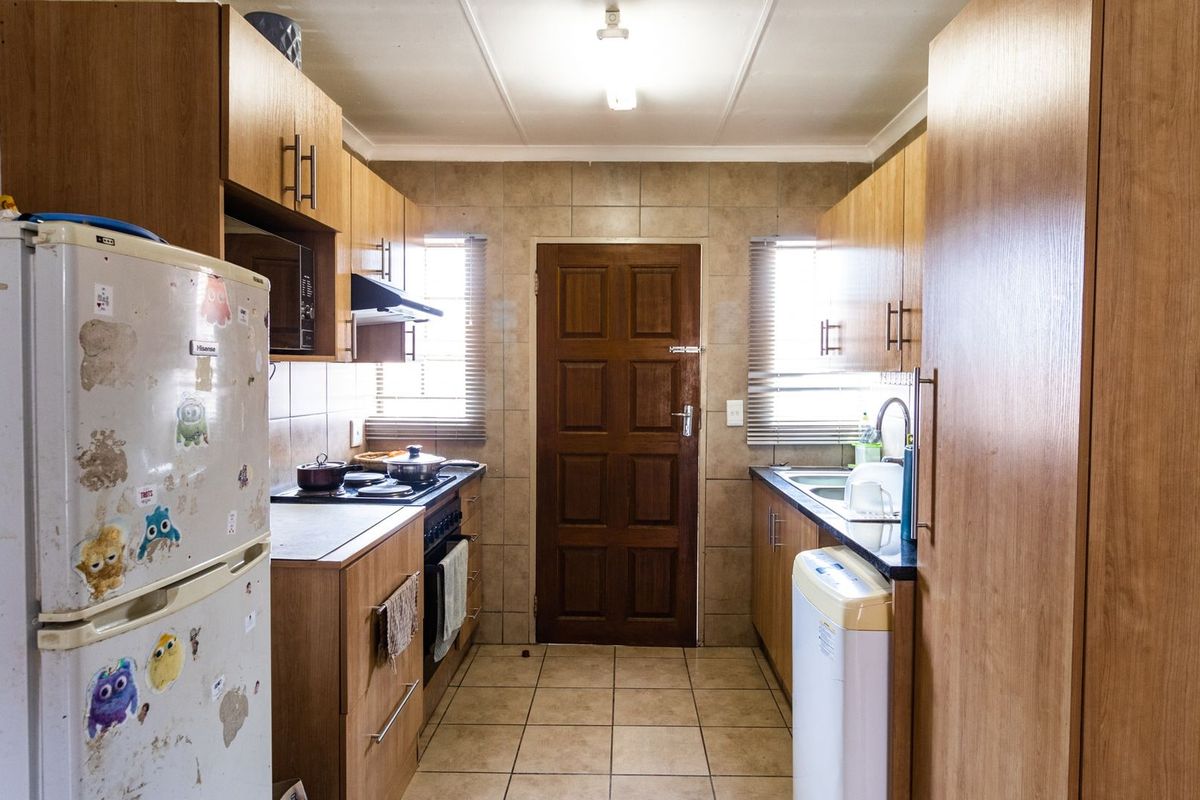 Cluster Pending Sale In Centurion - Photo 2