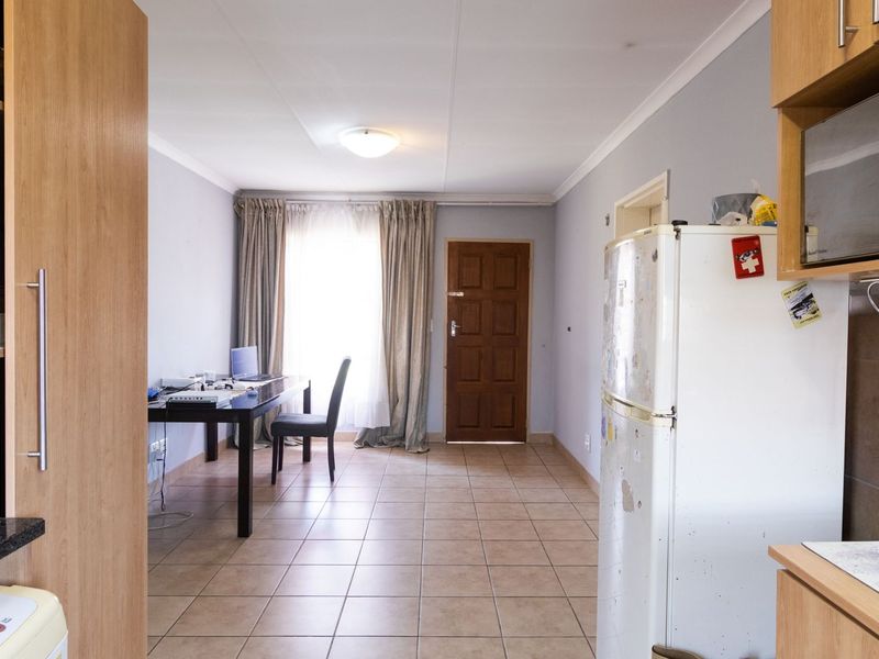 Cluster Pending Sale In Centurion - Photo 9