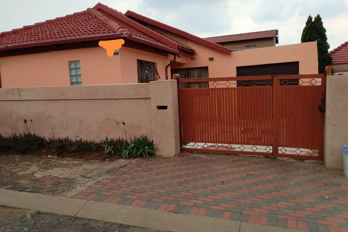House Pending Sale In Boksburg - Photo 2