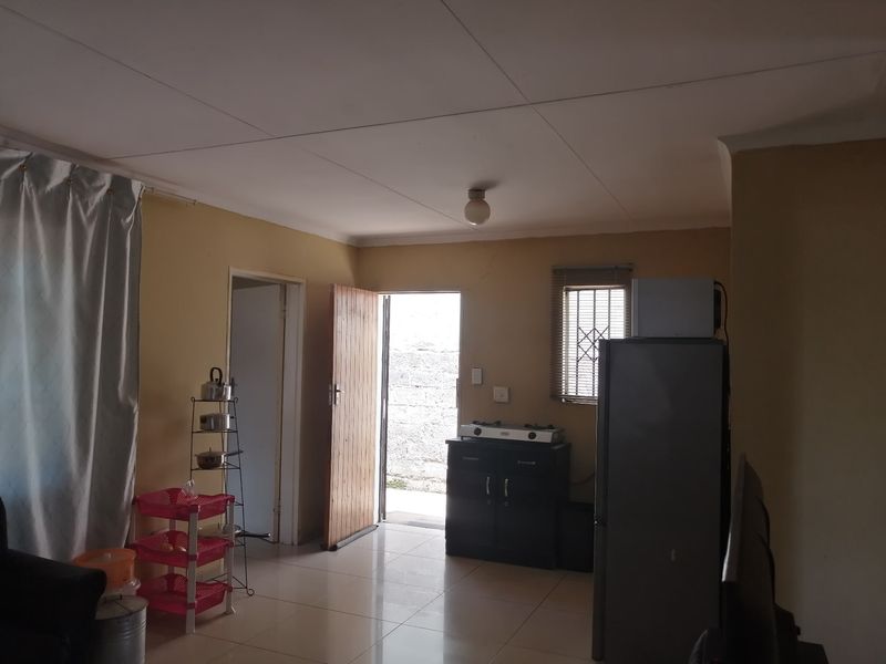 House For Sale In Soweto - Photo 9