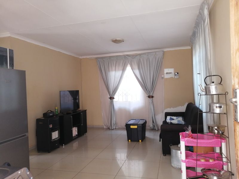 House For Sale In Soweto - Photo 7