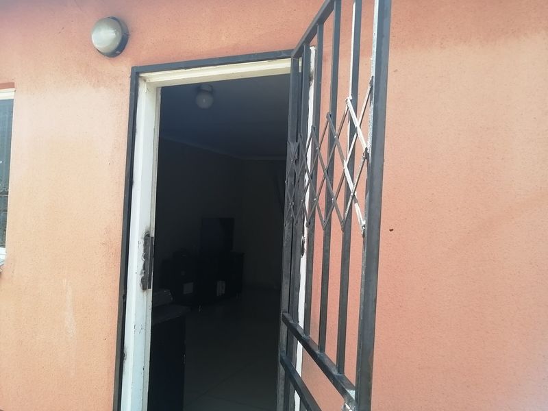 House For Sale In Soweto - Photo 6