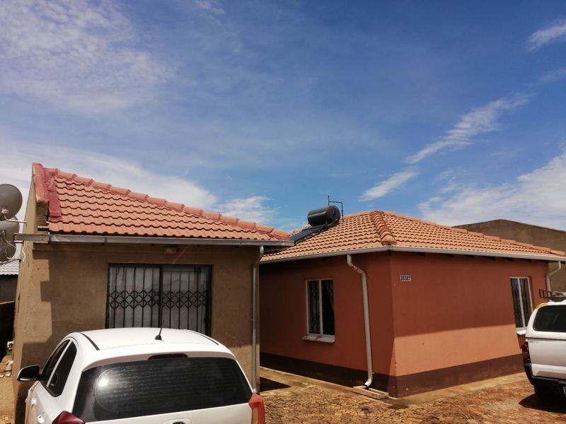 House For Sale In Soweto - Photo 2