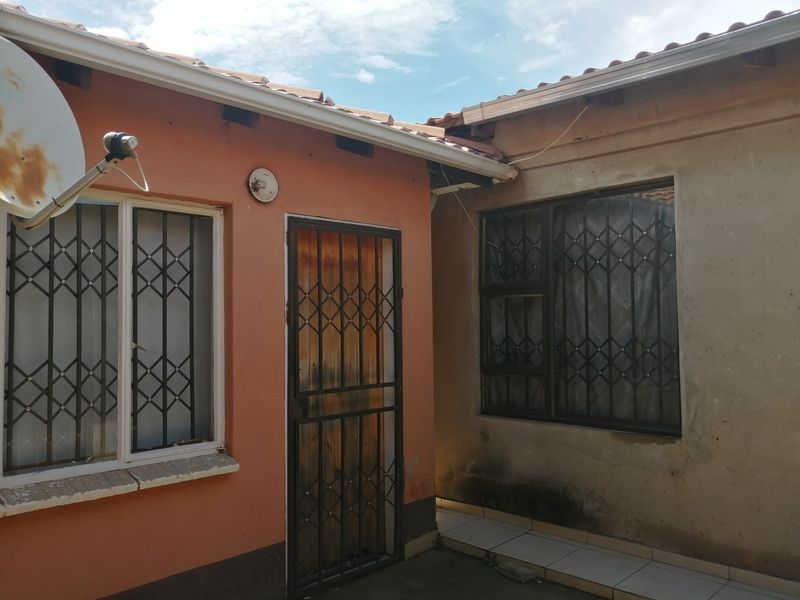 House For Sale In Soweto - Photo 5