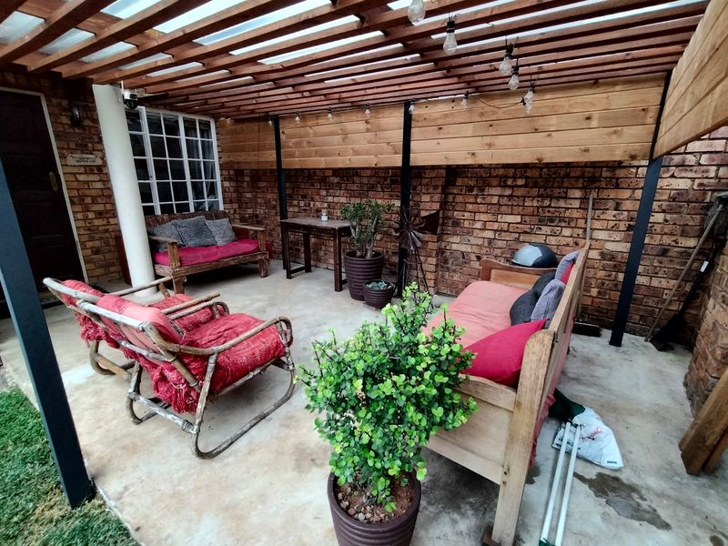 Townhouse For Sale In Centurion - Photo 2