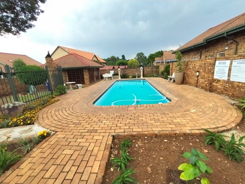 Townhouse For Sale In Centurion - Photo 6