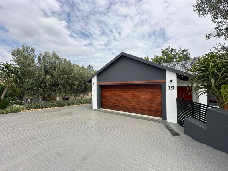 House For Sale In Pretoria - Photo 2