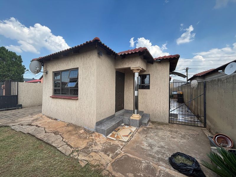 House For Sale In Boksburg - Photo 2