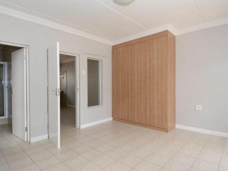 Apartment Rental Monthly In Sandton - Photo 4