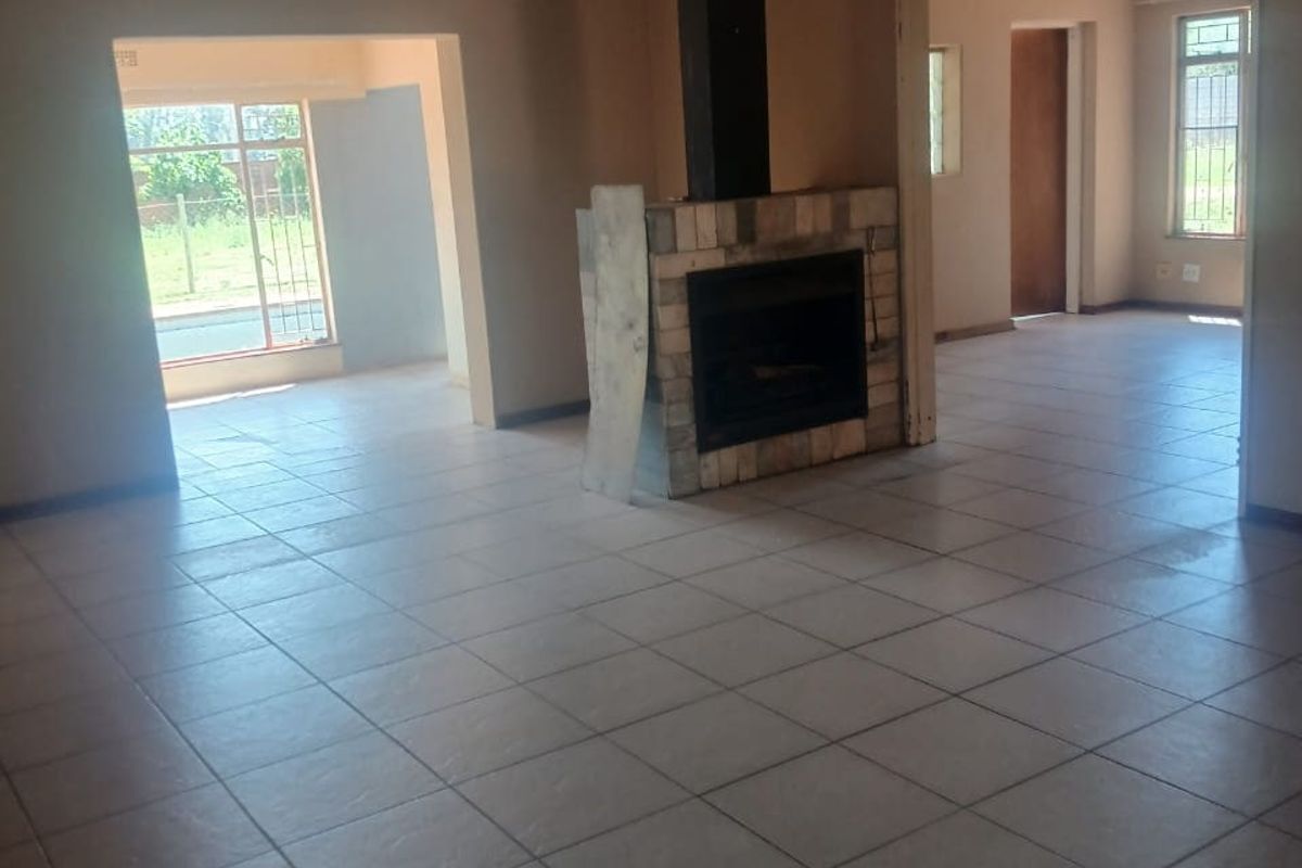 Apartment For Sale In Johannesburg - Photo 4