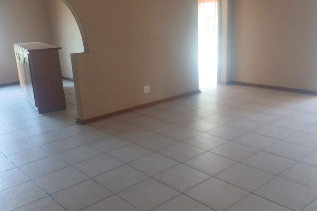 Apartment For Sale In Johannesburg - Photo 3