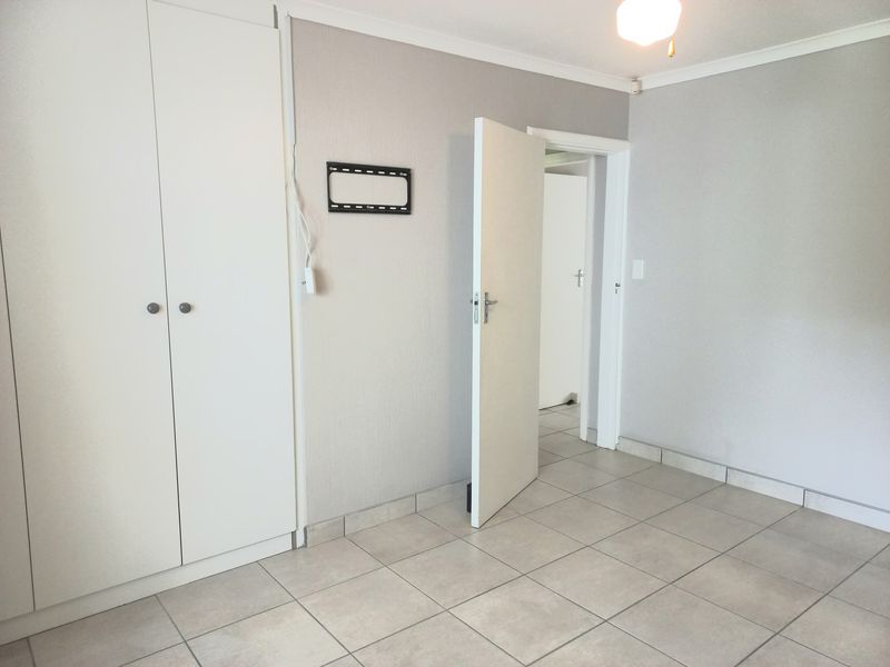 Townhouse For Sale In Port Edward - Photo 5