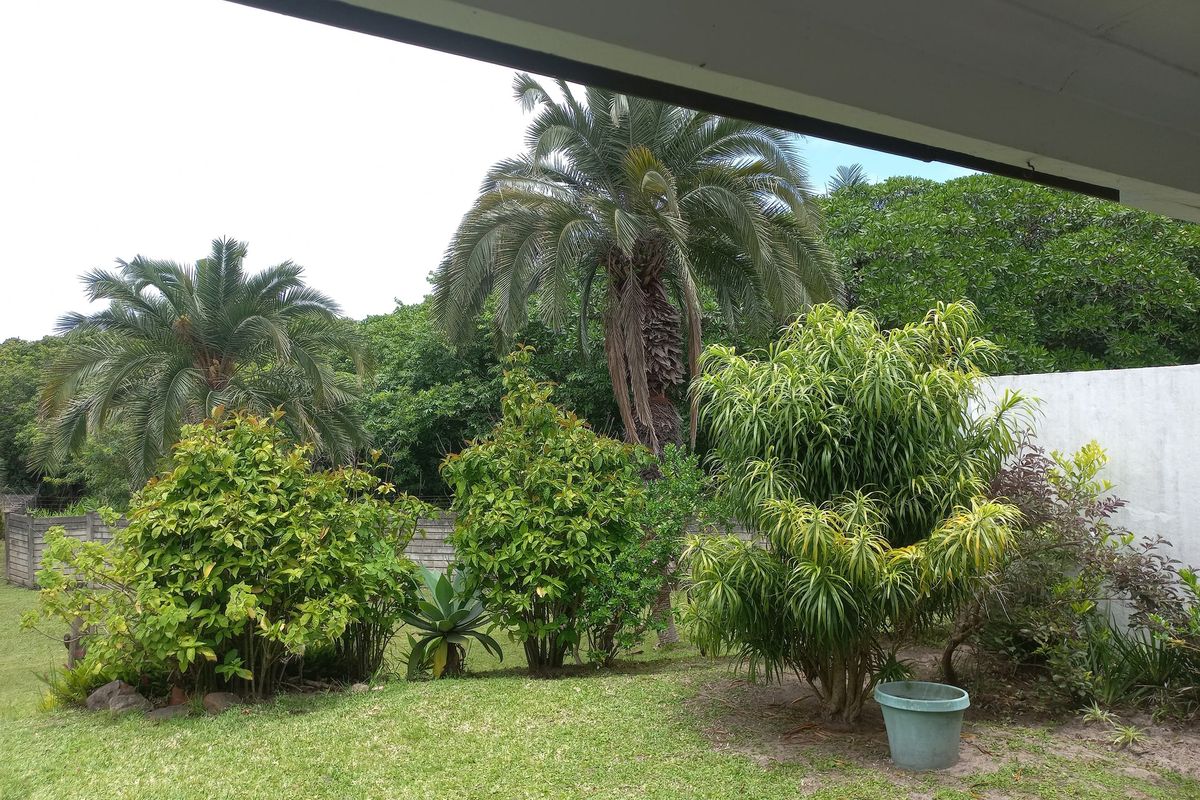 Townhouse For Sale In Port Edward - Photo 2