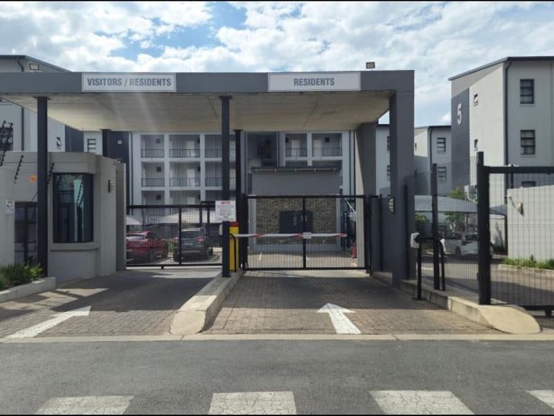 Apartment For Sale In Midrand - Photo 1