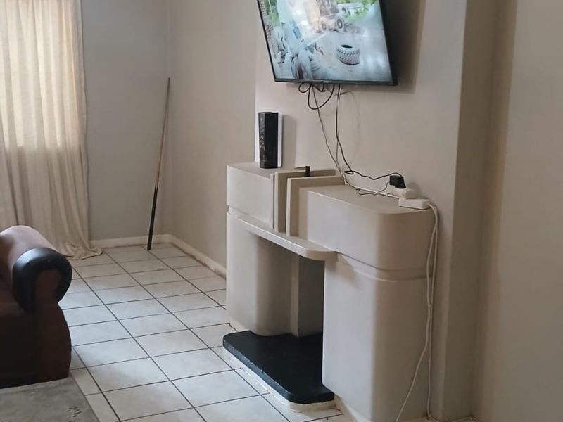 Apartment For Sale In Johannesburg - Photo 4