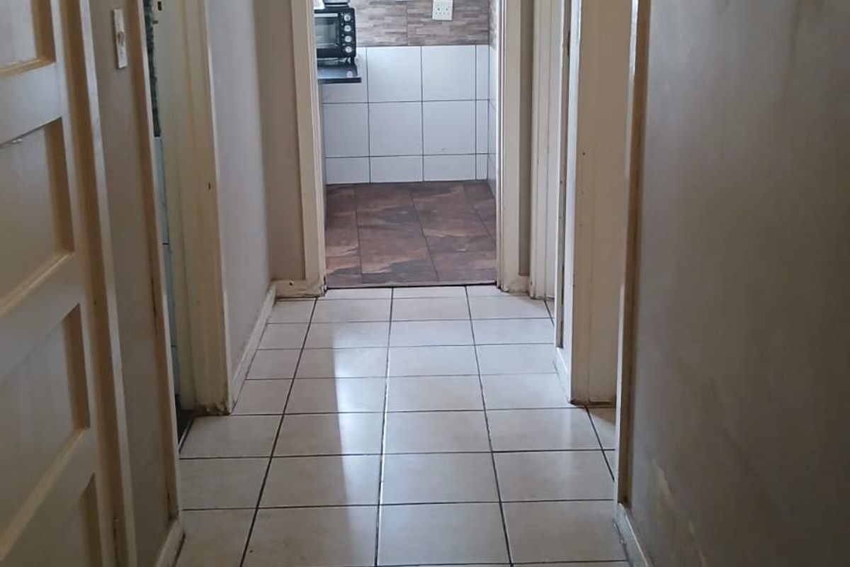 Apartment For Sale In Johannesburg - Photo 5