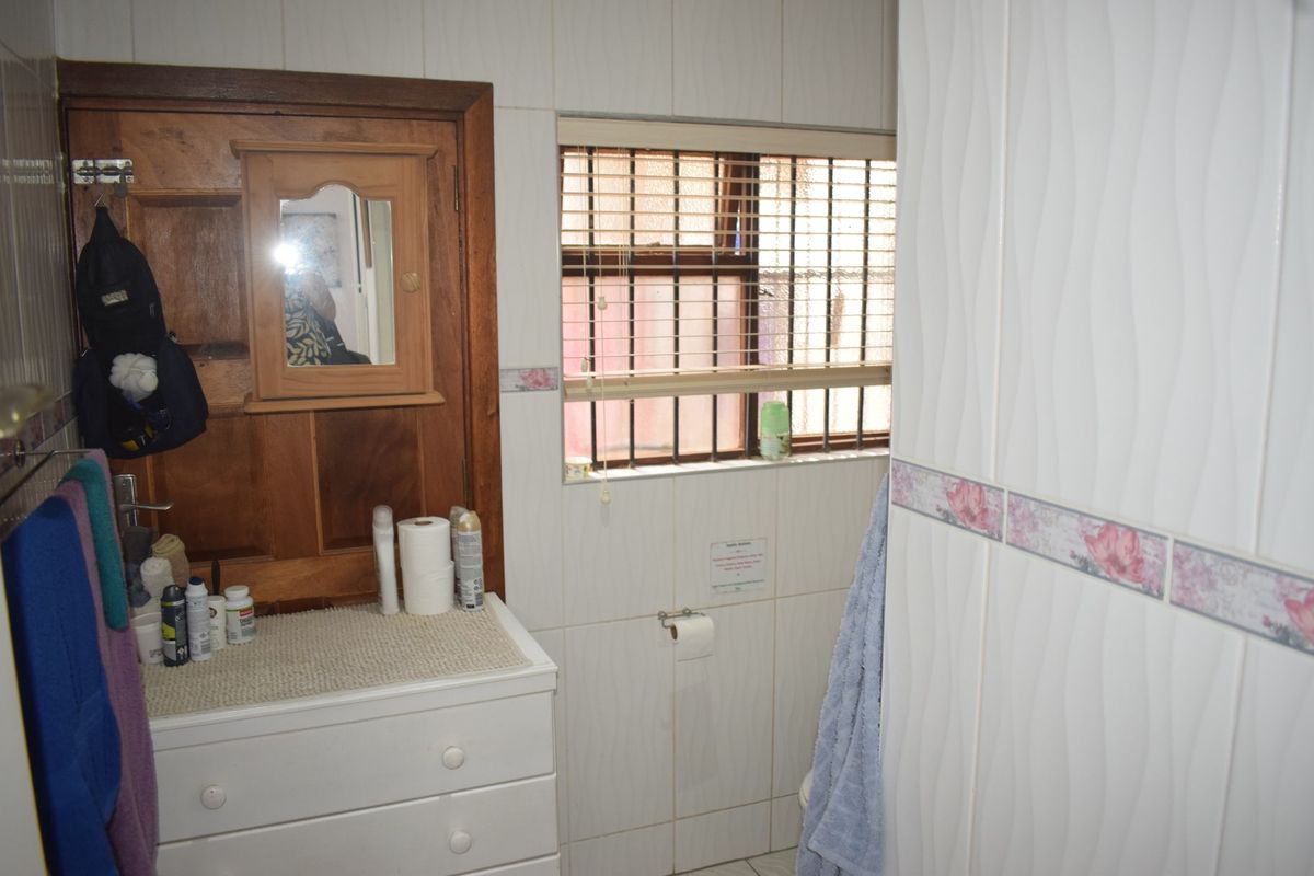 House For Sale In Port Edward - Photo 4