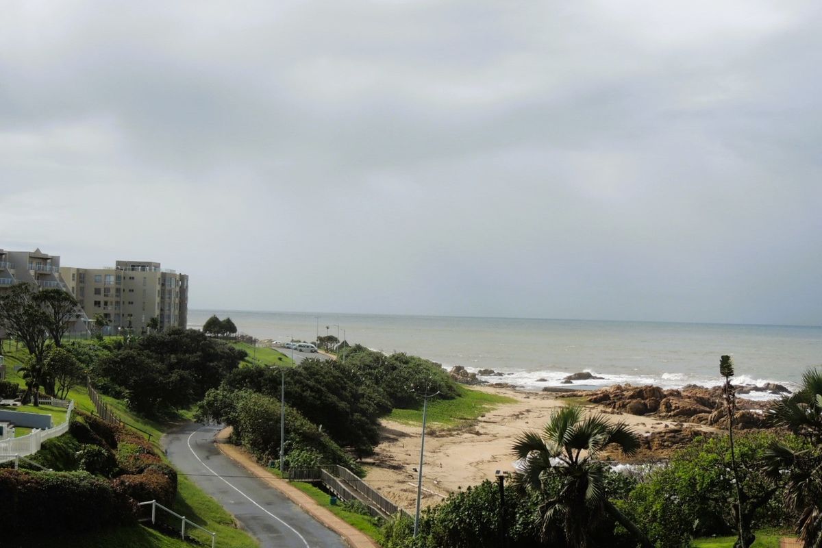 Townhouse For Sale In Margate - Photo 3