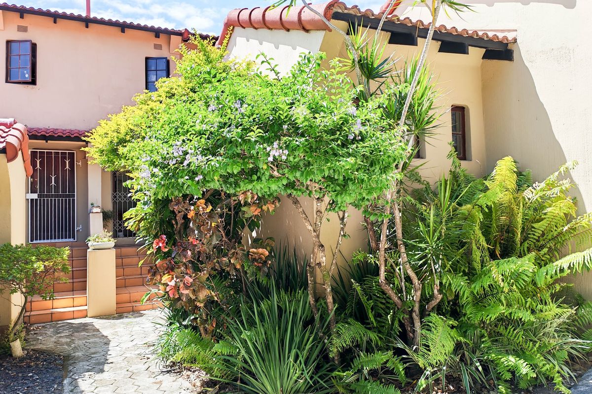 Townhouse For Sale In Margate - Photo 5