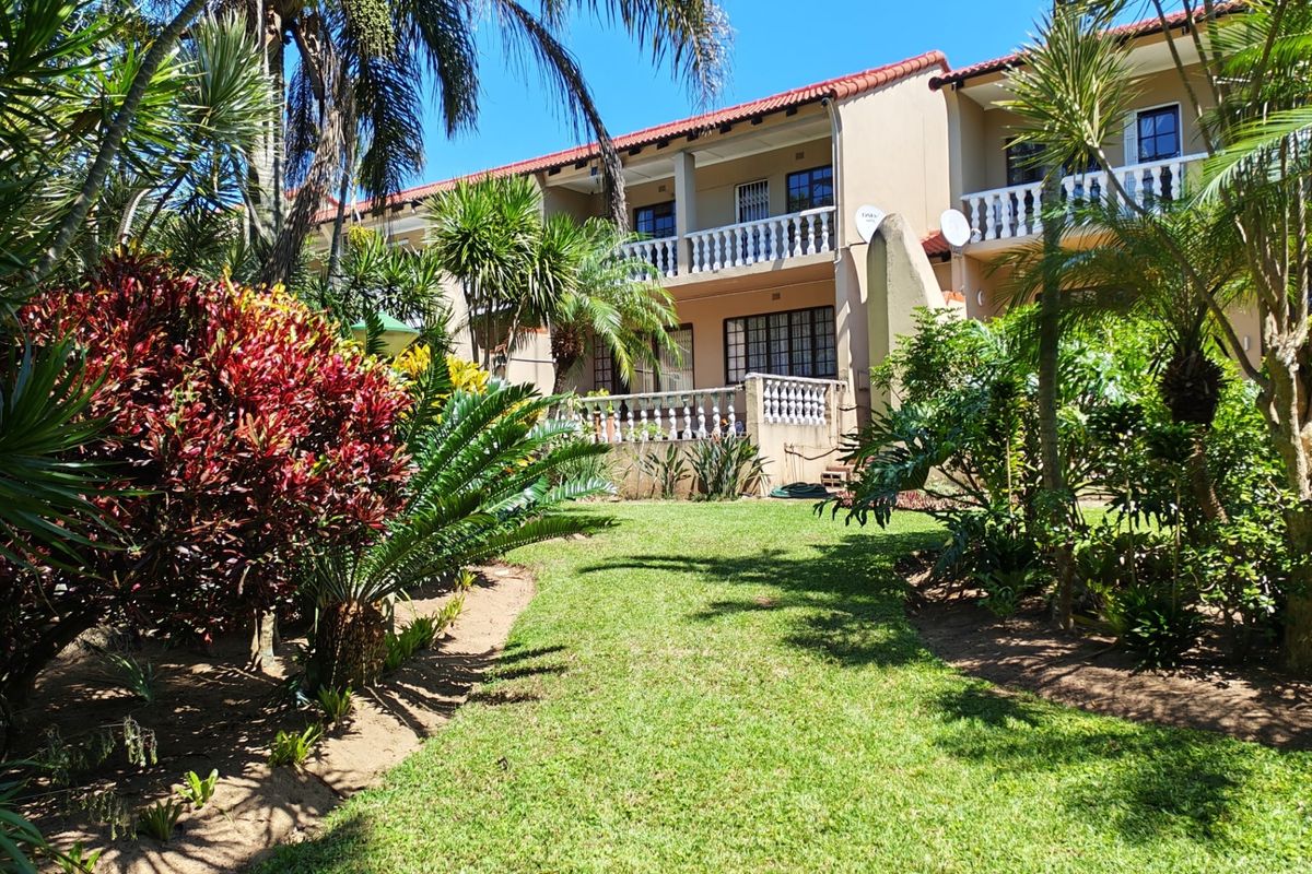 Townhouse For Sale In Margate - Photo 2