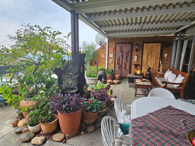 Apartment For Sale In Johannesburg - Photo 3