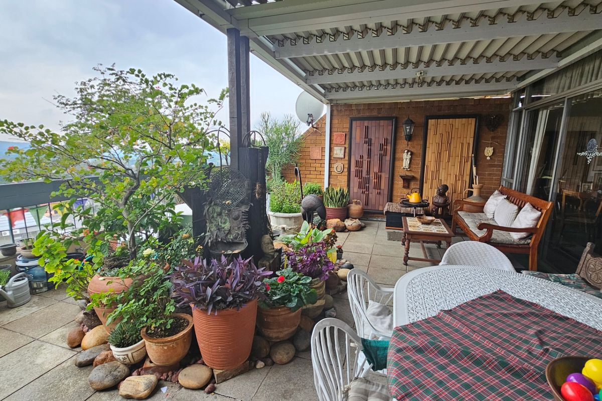 Apartment For Sale In Johannesburg - Photo 3