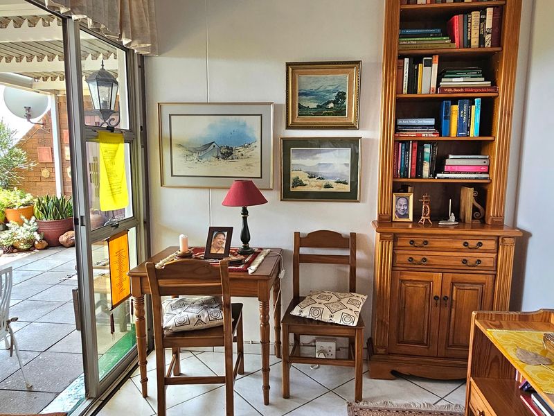 Apartment For Sale In Johannesburg - Photo 10