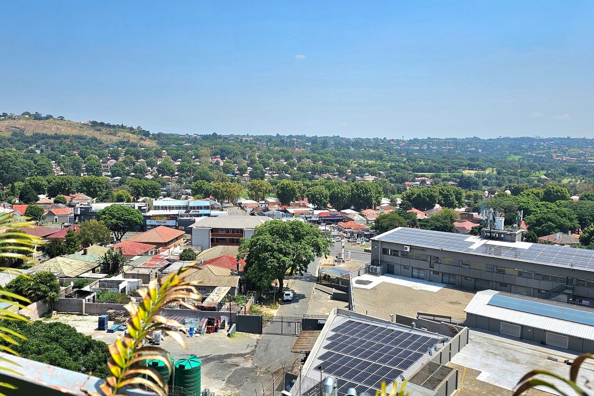 Apartment For Sale In Johannesburg - Photo 4