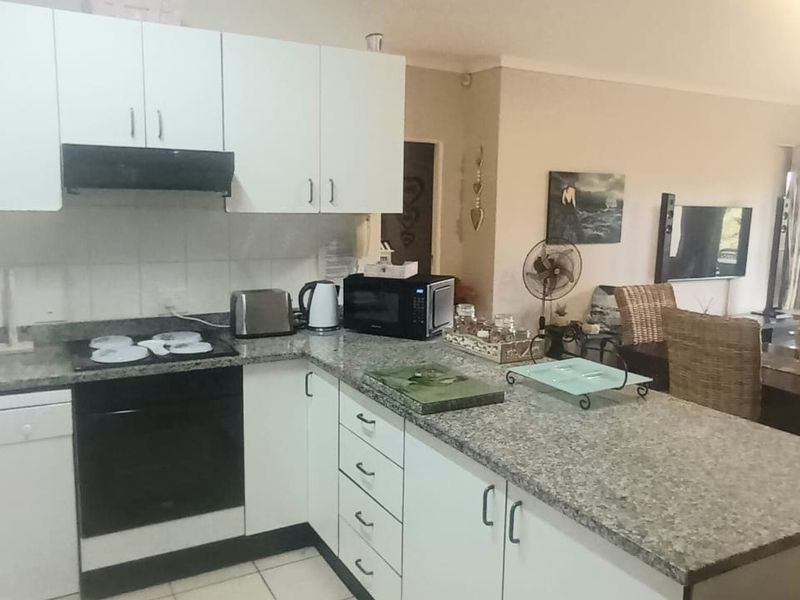 Apartment For Sale In Margate - Photo 5