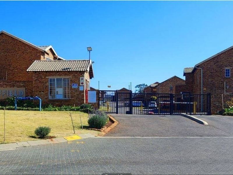 Apartment For Sale In Kempton Park - Photo 1