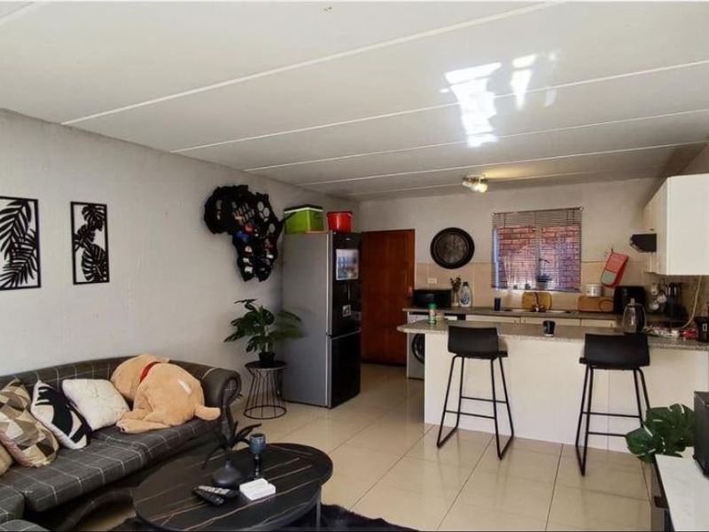 Apartment For Sale In Kempton Park - Photo 5