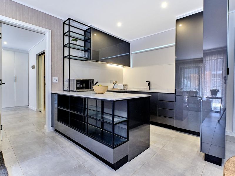 Apartment Rental Monthly In Sandton - Photo 6