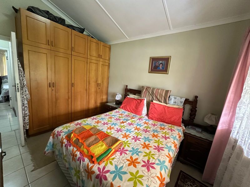 Townhouse For Sale In Hibberdene - Photo 8