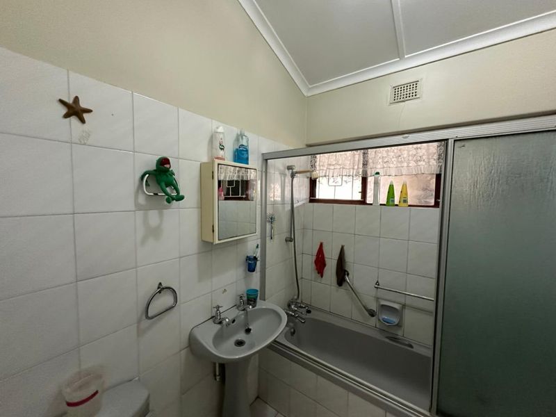 Townhouse For Sale In Hibberdene - Photo 7